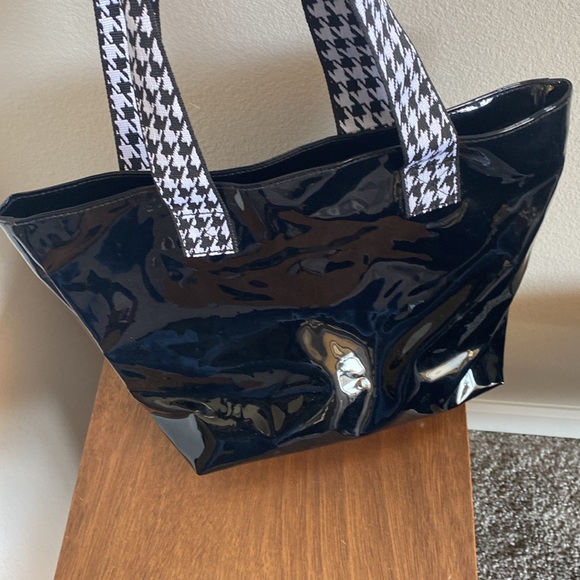 Nordstrom Black Shiny Plastic Tote Bag w/ Houndstooth Handles, 10-14”x5”x10” - Picture 12 of 13